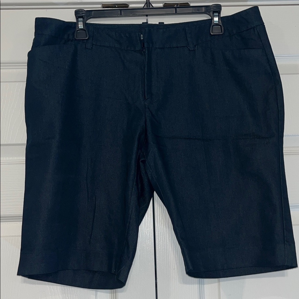 Elegant Women's Black Bermuda Shorts